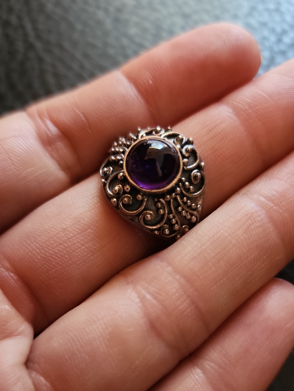 VTG Sterling Silver Ring with Deep Purple Amethyst- Size 9